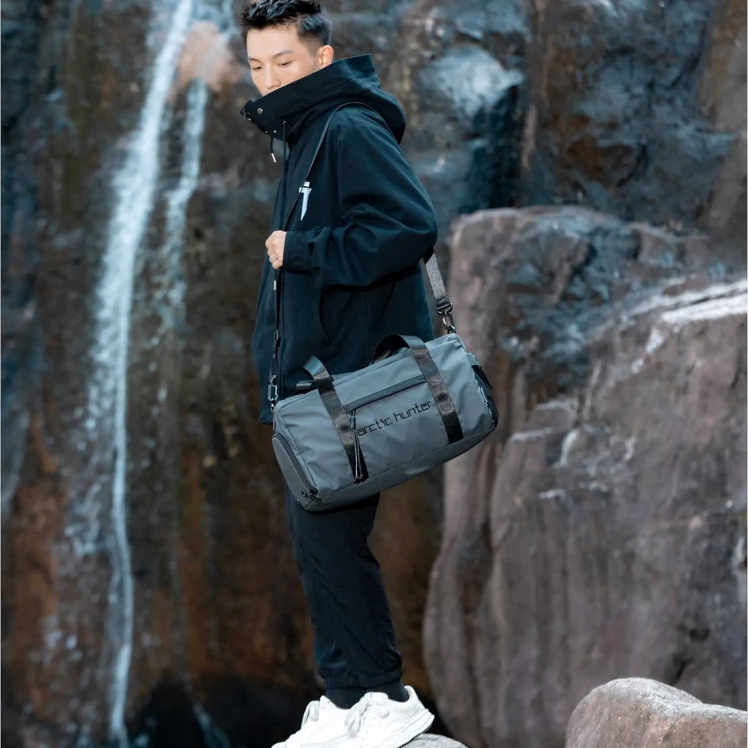 Arctic Hunter 25L Premium Gym Bag Water Resistant Duffel Bag with Shoe Compartment with Detachable Shoulder Straps for Men and Women, LX00537