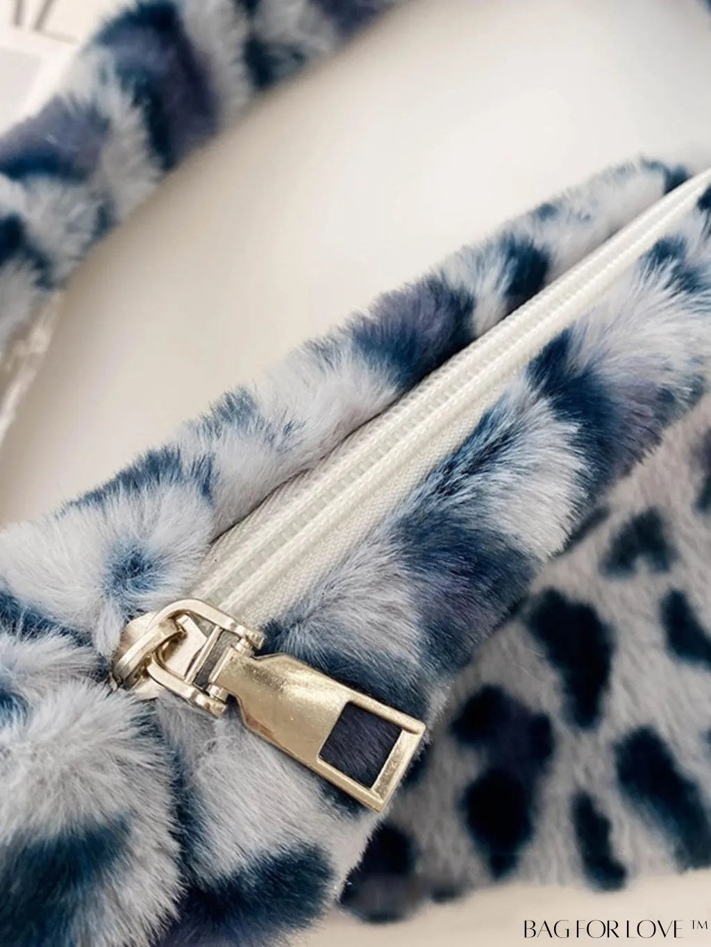 BagForLove - Stylish Leopard Print Fluffy Shoulder Bag - Trendy, Durable, Polyester with Zipper Closure