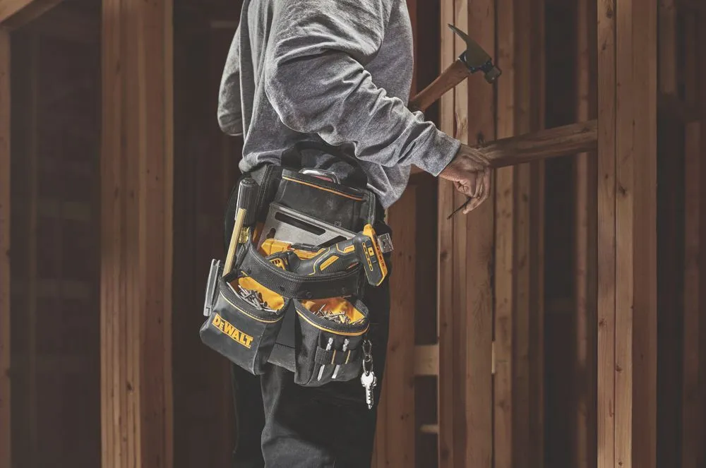 DeWalt DWST40201-1 Nail Pouch and Belt  30-53" Black
