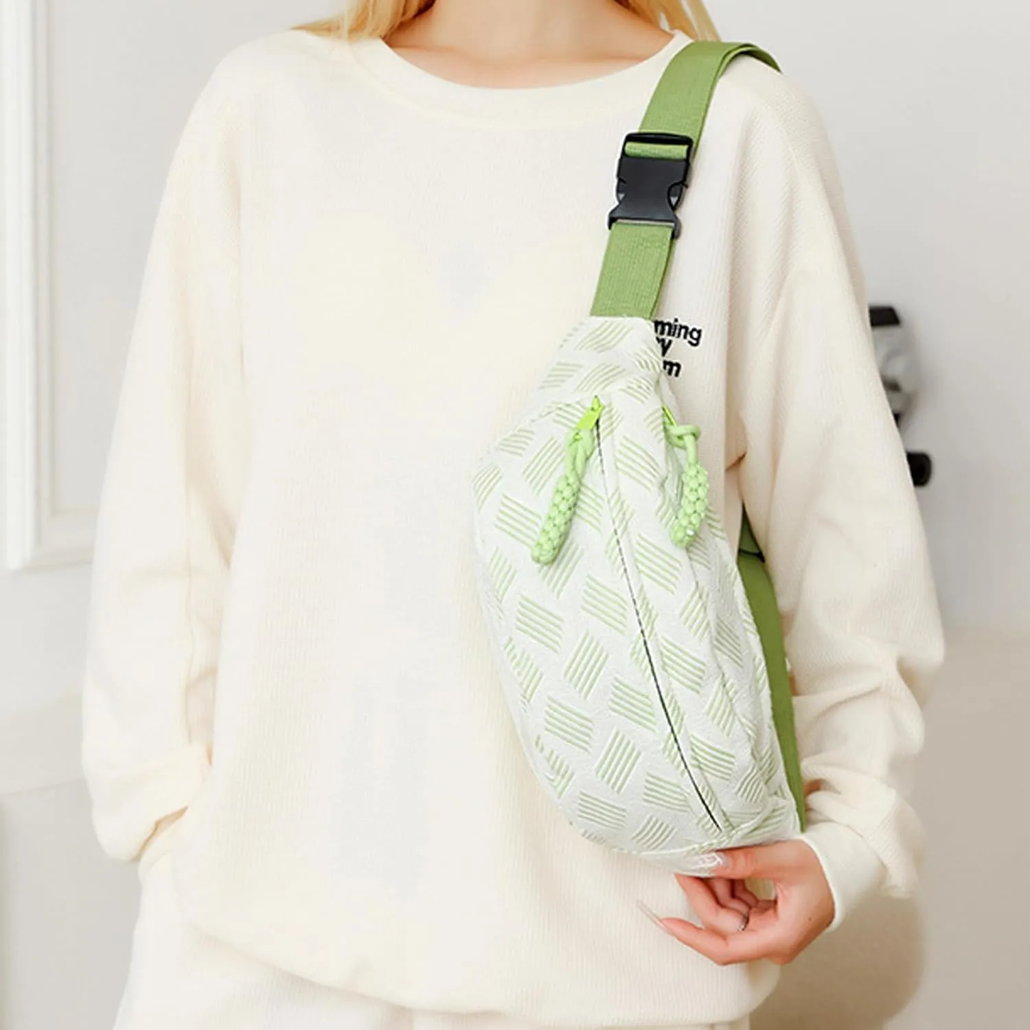 eYLun Women Crossbody Bag Fanny Pack Casual Fashion Waist Bag Chest Bag Adjustable Waist Pack for Travel Walking Running Hiking Cycling Green