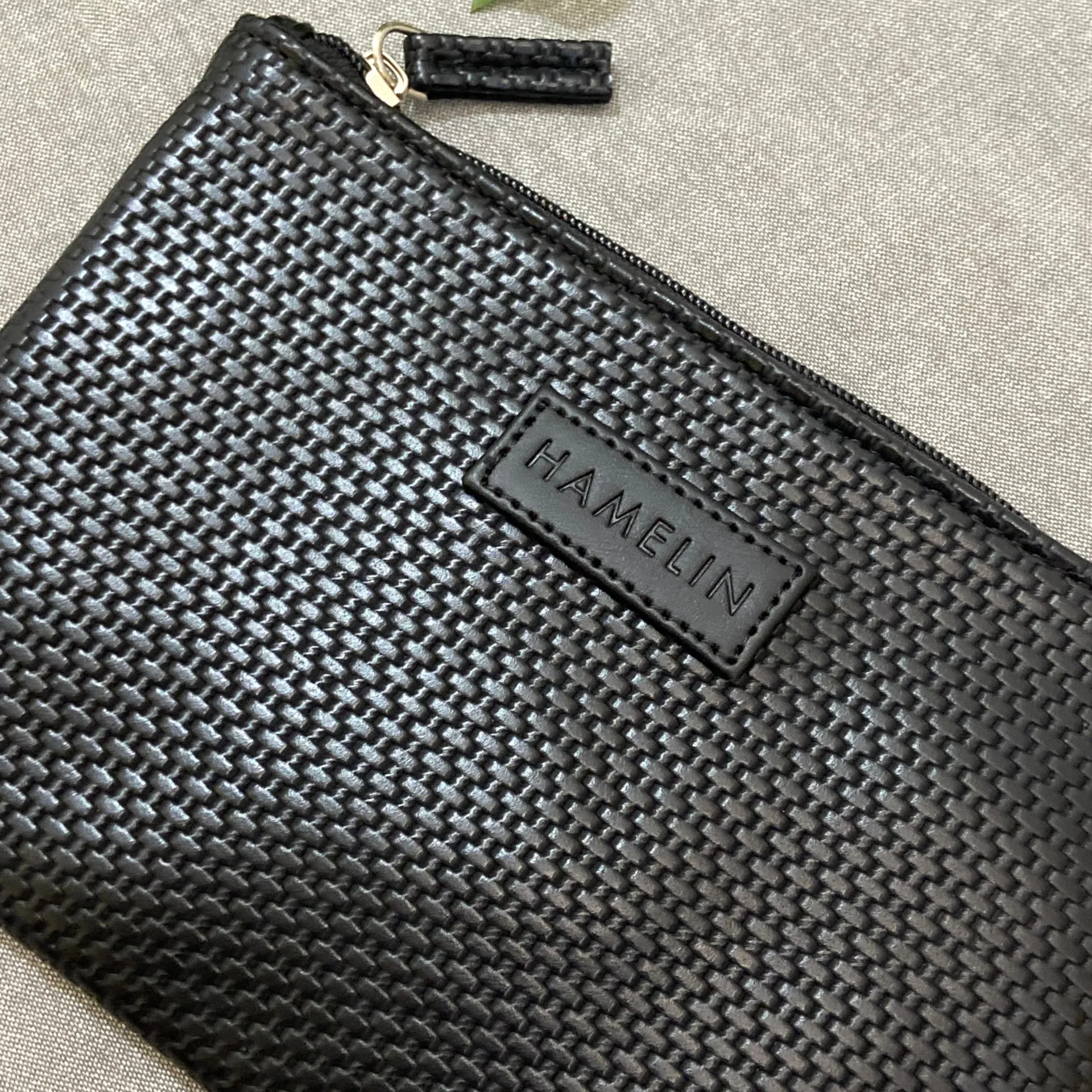 Flat Pouch - Black Grid