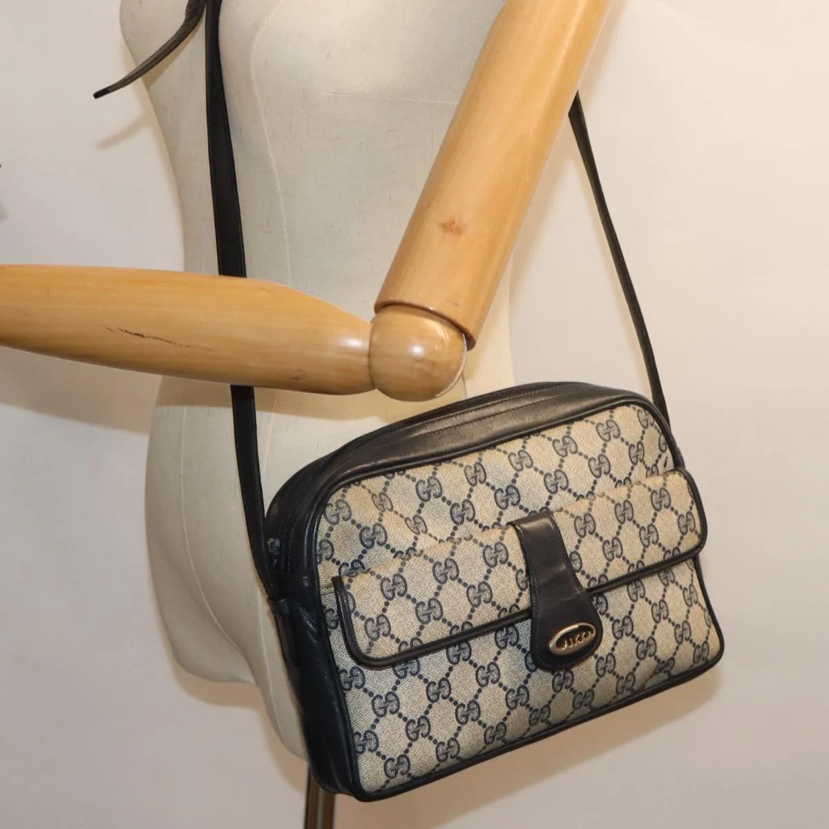 GUCCI GG Canvas Shoulder Bag PVC Navy 72758