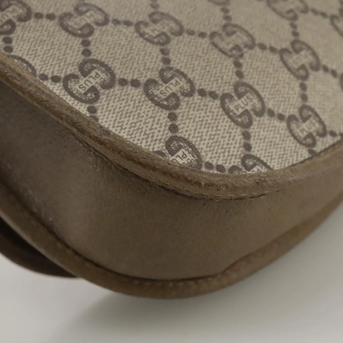 GUCCI GG Plus Supreme Shoulder Bag PVC Beige 103389