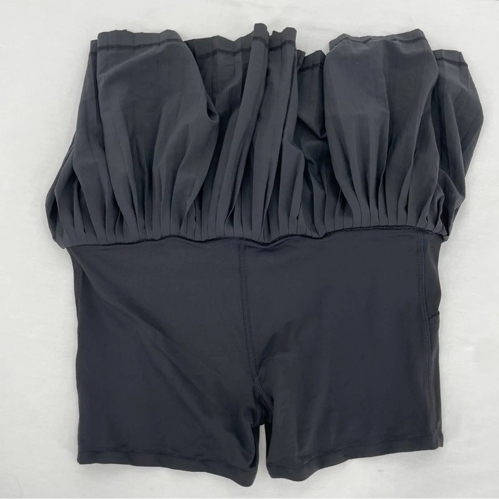 Lululemon Pleat to Street II Black Skirt Skort Golf Tennis Ballerina Twirly Size 6