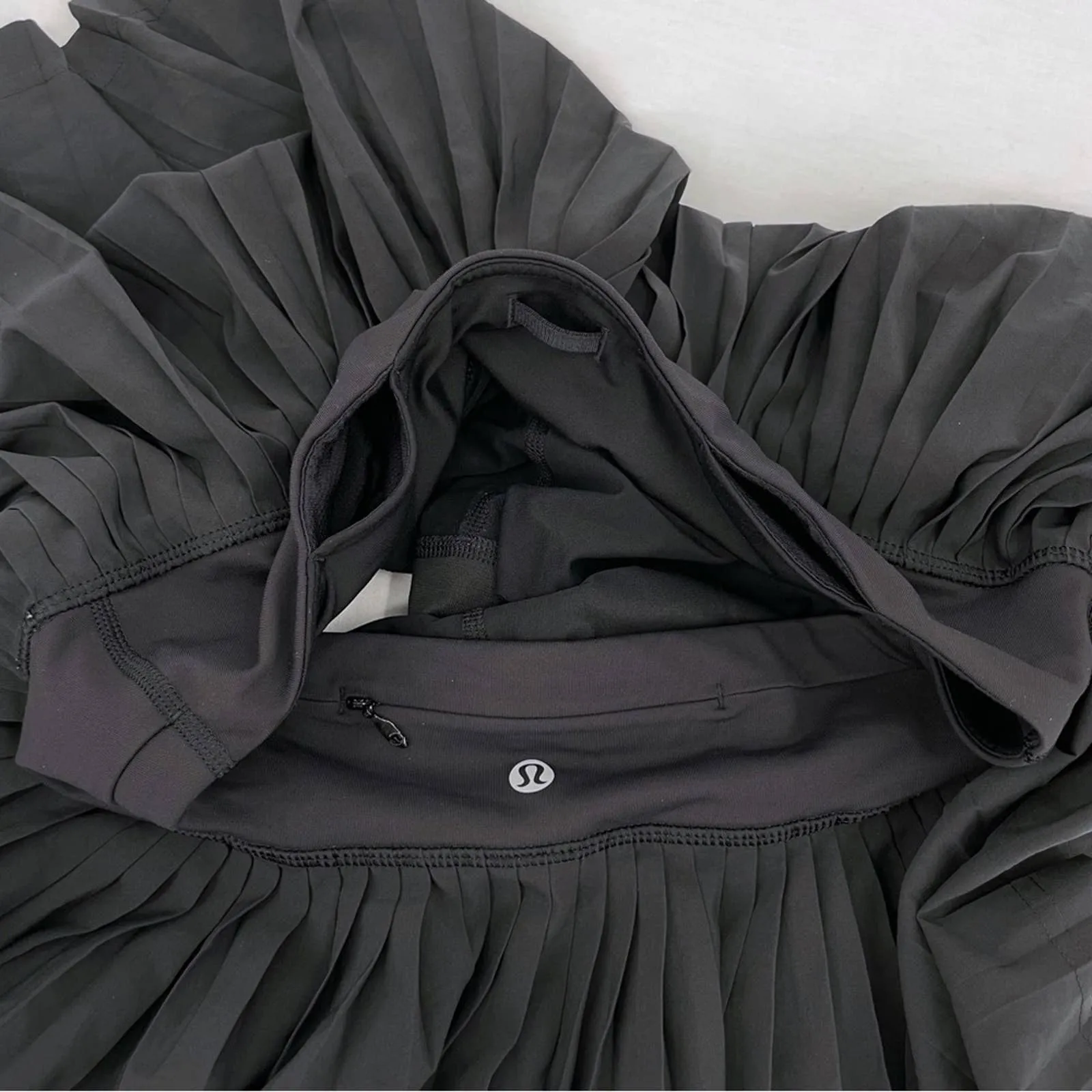 Lululemon Pleat to Street II Black Skirt Skort Golf Tennis Ballerina Twirly Size 6