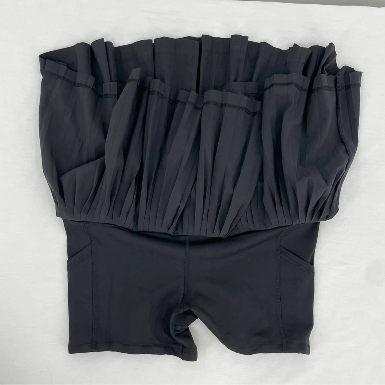 Lululemon Pleat to Street II Black Skirt Skort Golf Tennis Ballerina Twirly Size 6