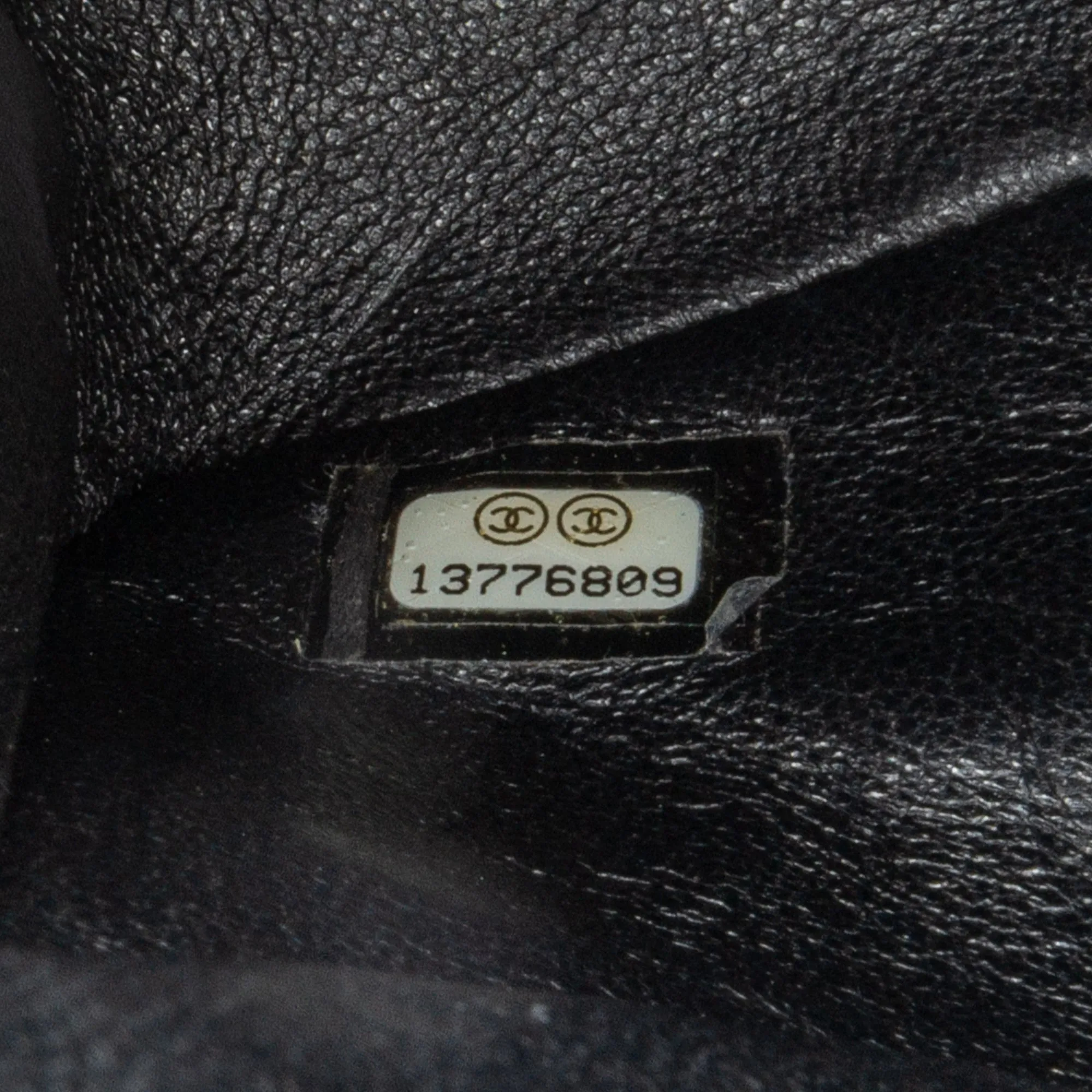 Medium Classic Caviar Double Flap