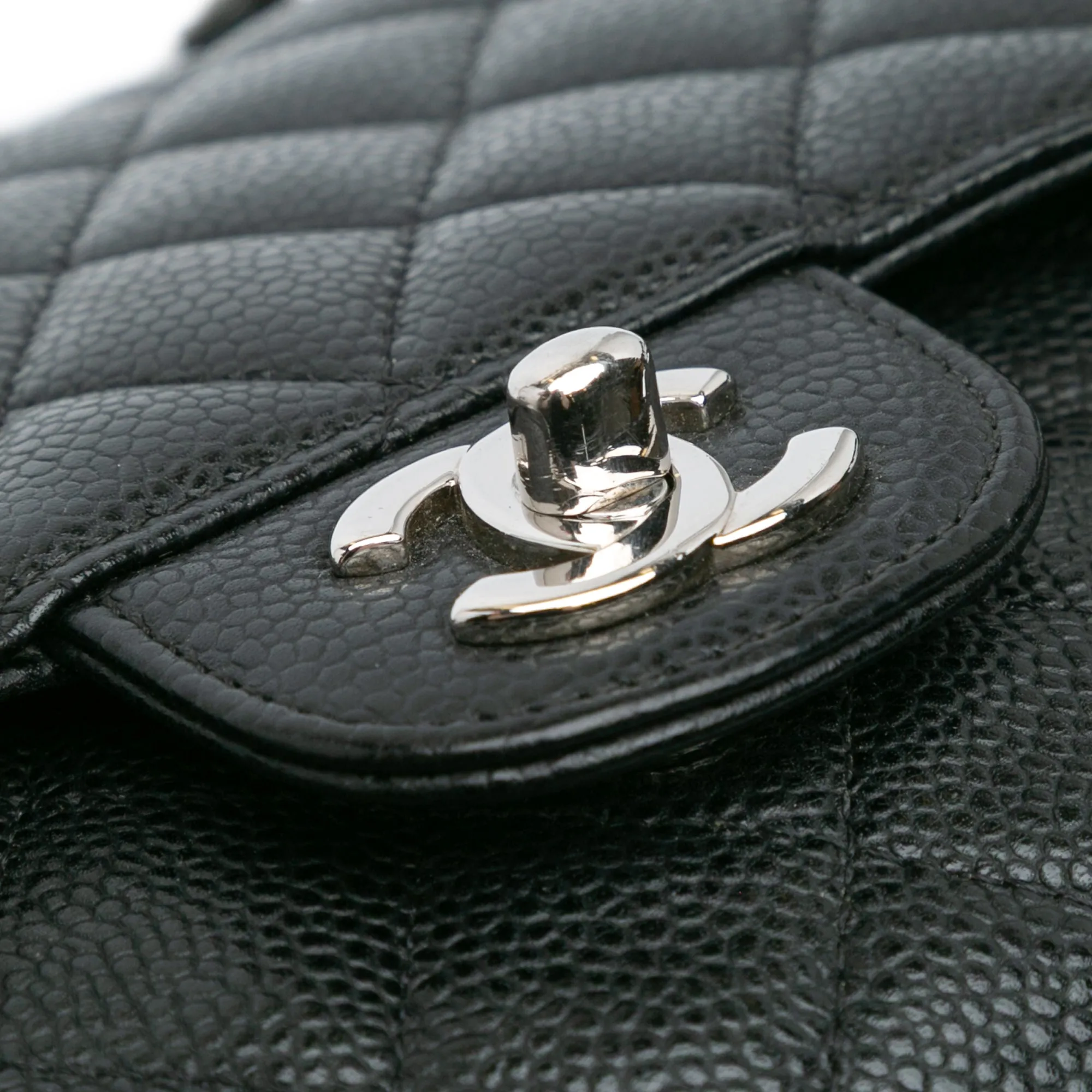 Medium Classic Caviar Double Flap