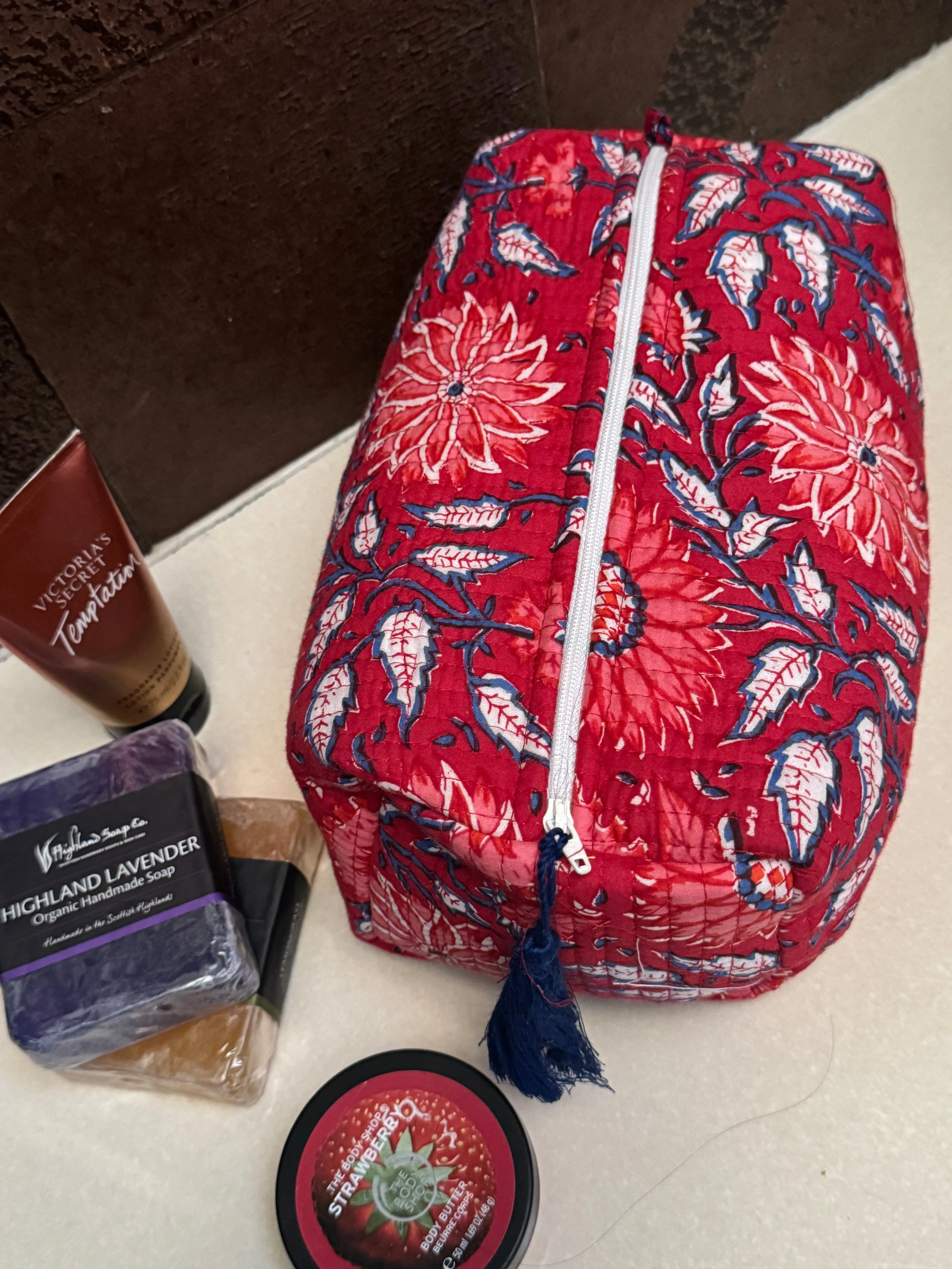 MULTI PURPOSE TOILETRY BAGS