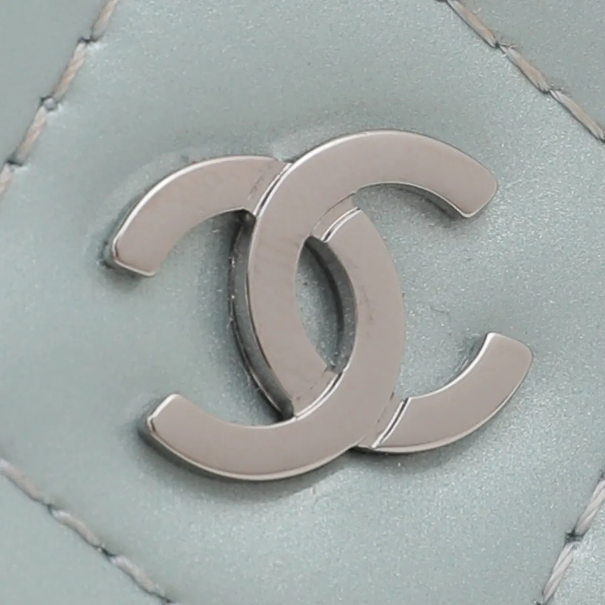 Wallet Chain On Powder Classic Blue Chanel Fast response Durable